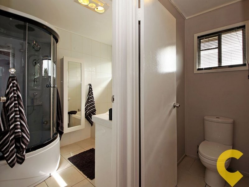 1 Station Street (1071 Anzac Avenue), Petrie QLD 4502