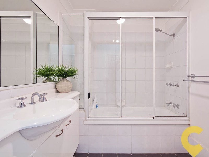 3/654 Kingsford Smith Drive, Hamilton QLD 4007