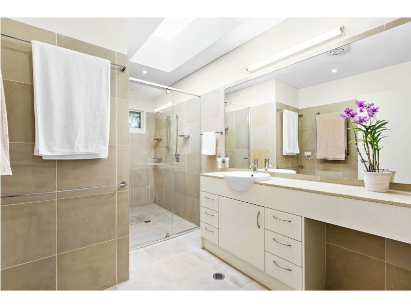 46 Tenth Avenue, Windsor QLD 4030