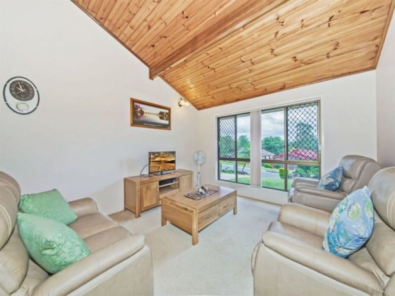 133 Sapphire Street, Holland Park QLD 4121