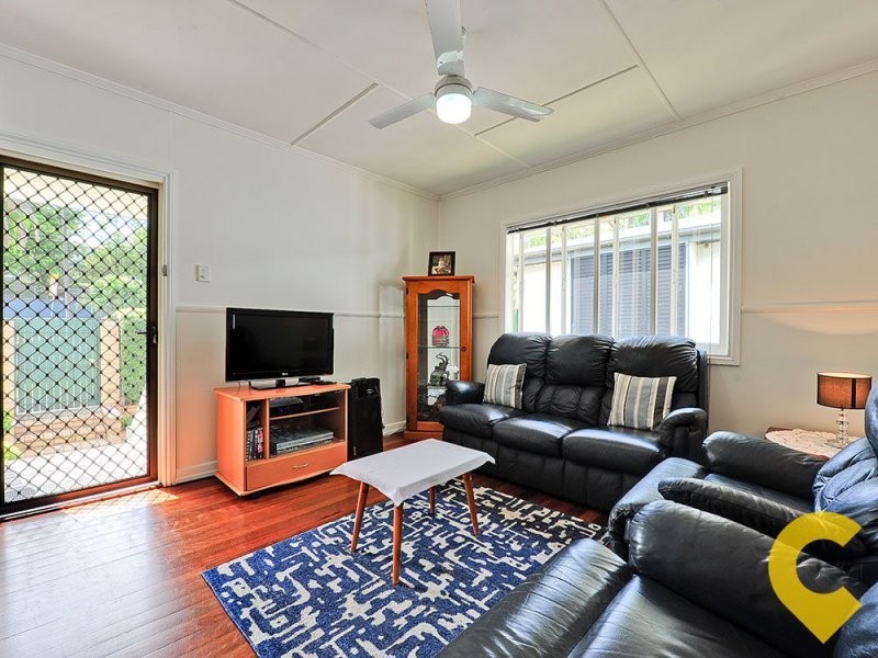 11 Rainbow Street, Sandgate QLD 4017