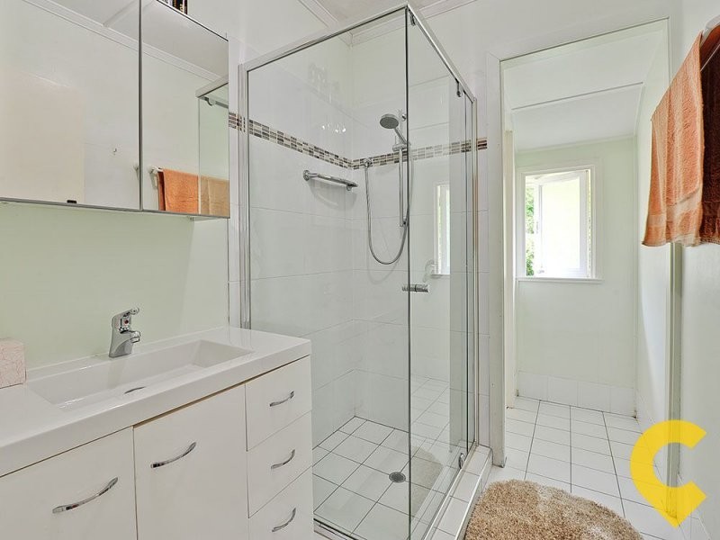 11 Rainbow Street, Sandgate QLD 4017