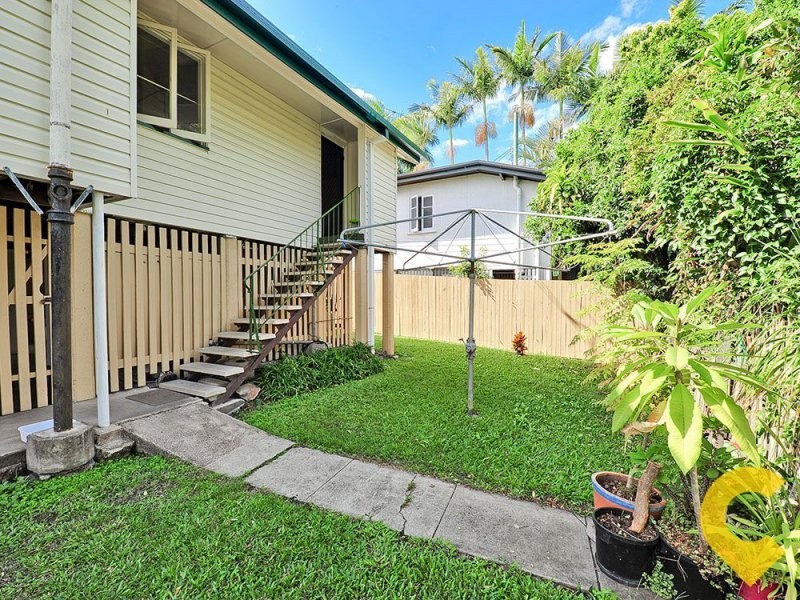 11 Rainbow Street, Sandgate QLD 4017