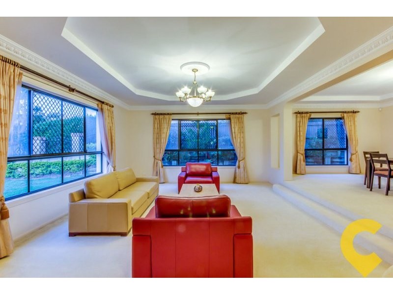 10 Eaton Place, Sunnybank Hills QLD 4109