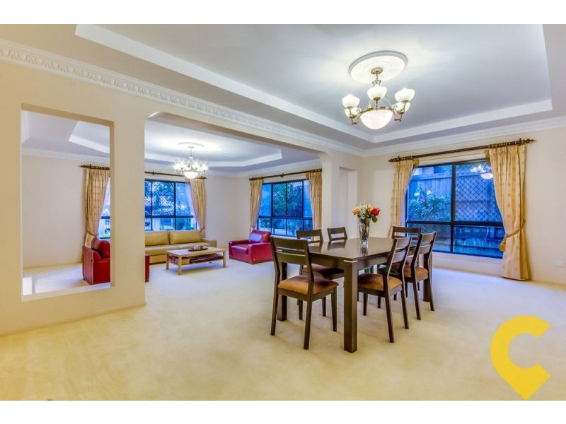 10 Eaton Place, Sunnybank Hills QLD 4109