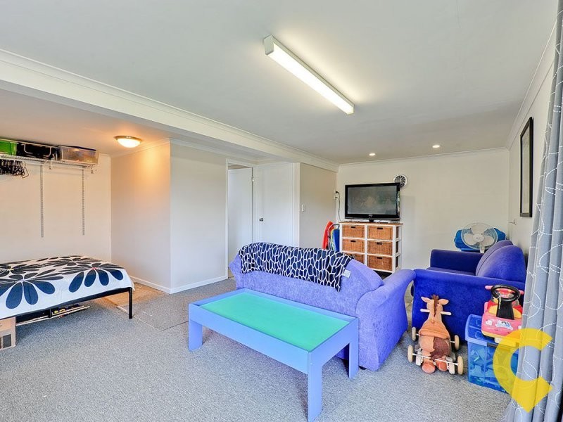 24 Illoura Street, Petrie QLD 4502