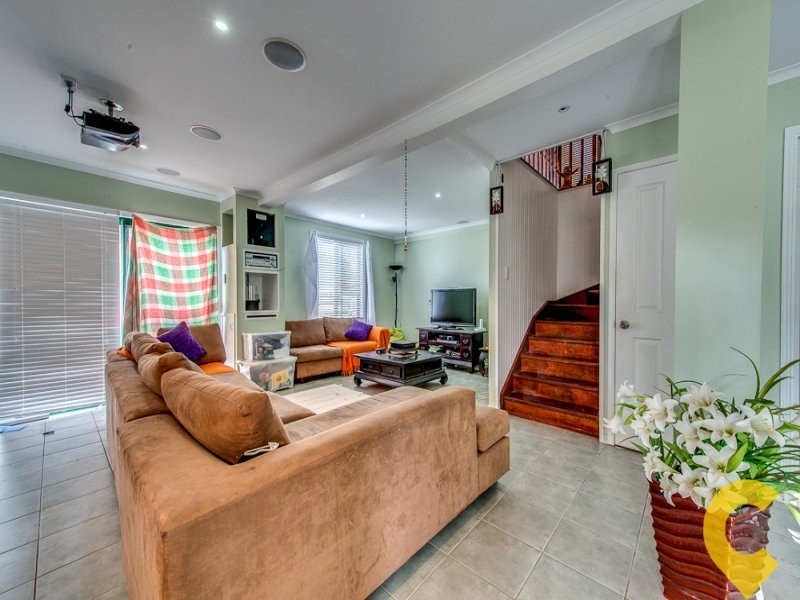 53 Russell Street, Silkstone QLD 4304