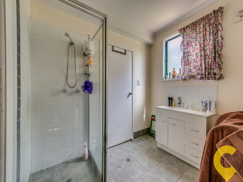 53 Russell Street, Silkstone QLD 4304