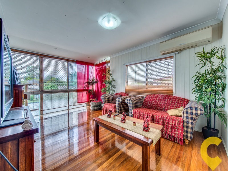 53 Russell Street, Silkstone QLD 4304