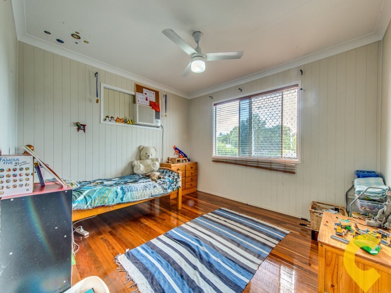 53 Russell Street, Silkstone QLD 4304