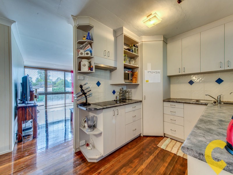 53 Russell Street, Silkstone QLD 4304