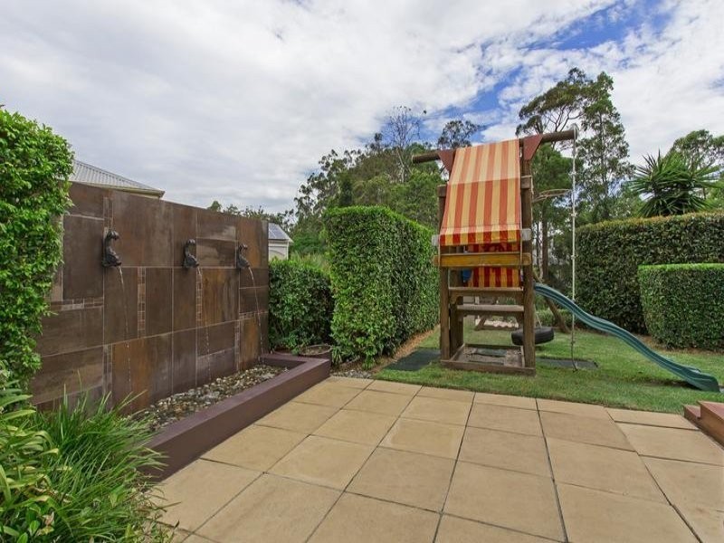 26 Fiddlewood Place, Bridgeman Downs QLD 4035