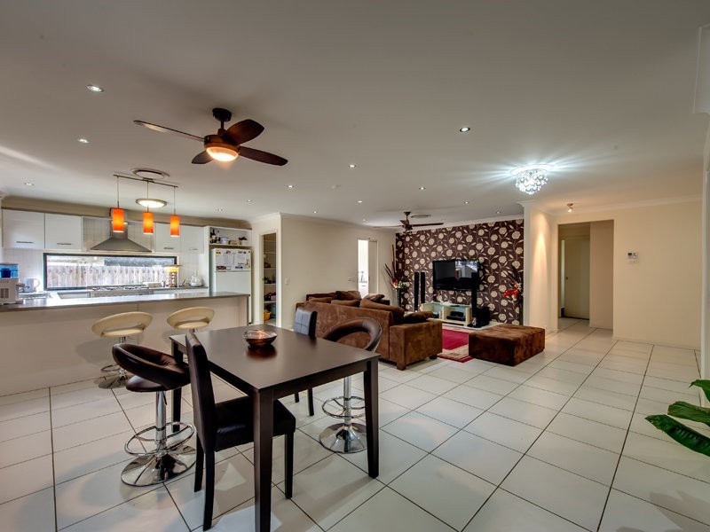 93 Parkwood Drive, Heathwood QLD 4110