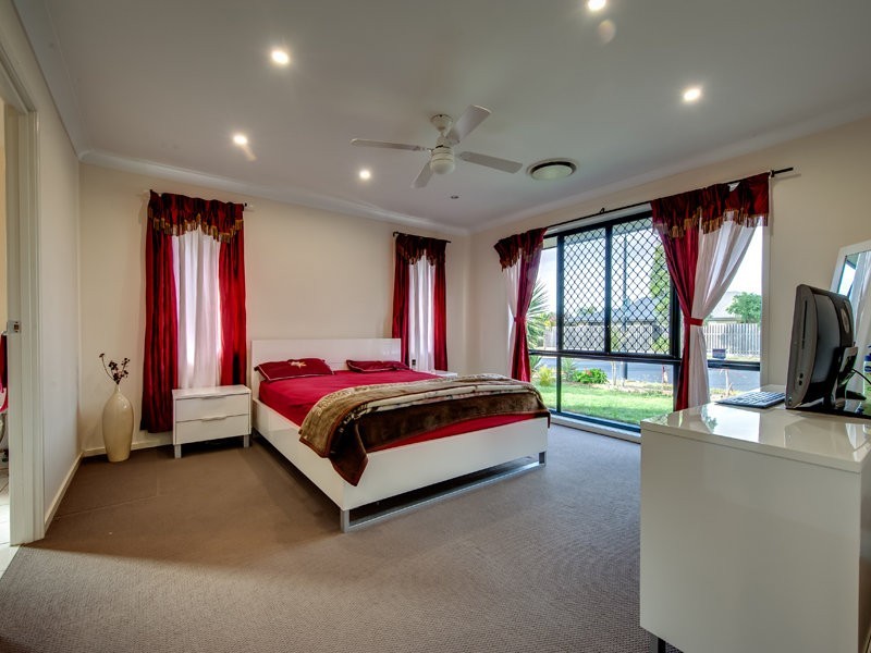 93 Parkwood Drive, Heathwood QLD 4110