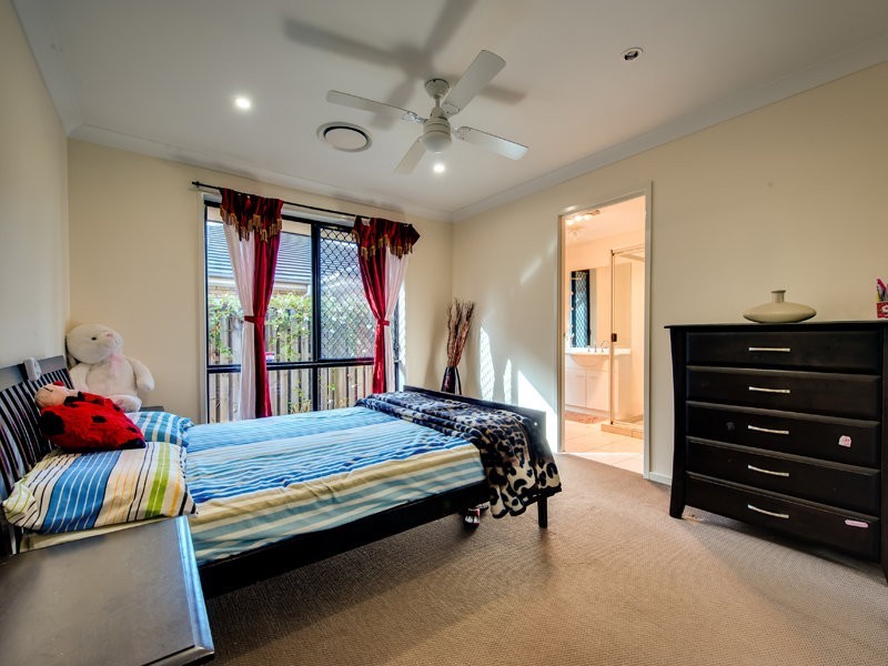 93 Parkwood Drive, Heathwood QLD 4110