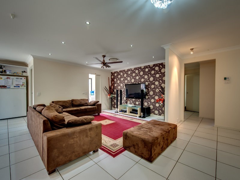 93 Parkwood Drive, Heathwood QLD 4110