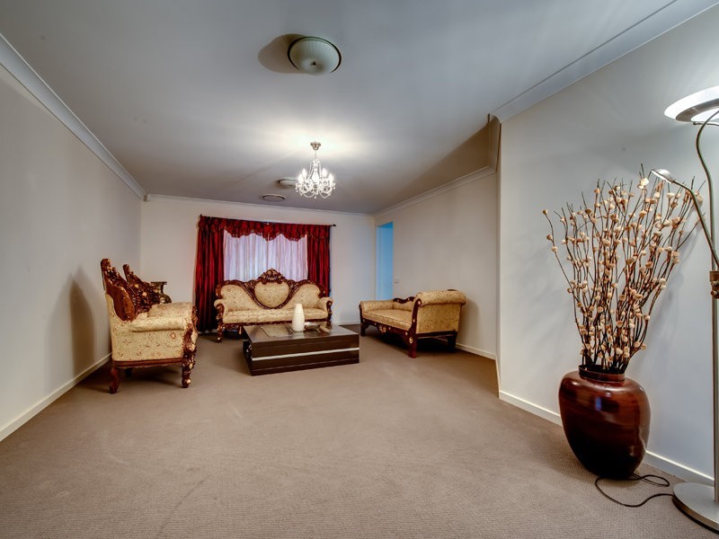 93 Parkwood Drive, Heathwood QLD 4110