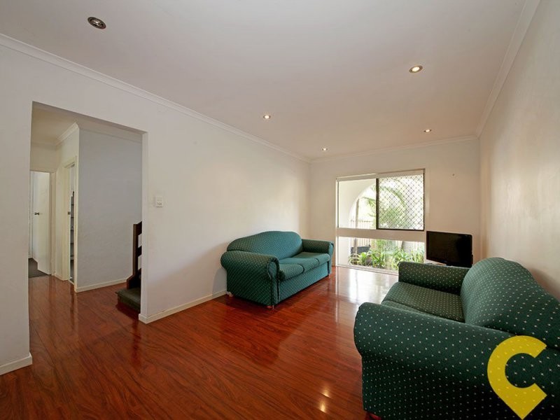 6 Shields Street, Redcliffe QLD 4020