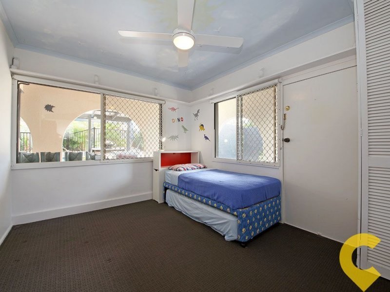 6 Shields Street, Redcliffe QLD 4020