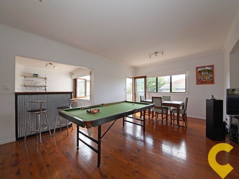 6 Shields Street, Redcliffe QLD 4020