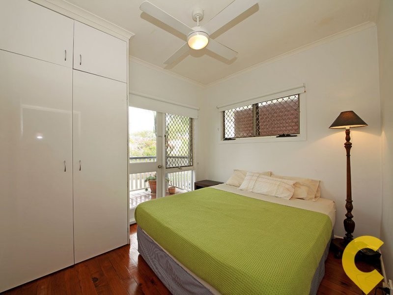 6 Shields Street, Redcliffe QLD 4020