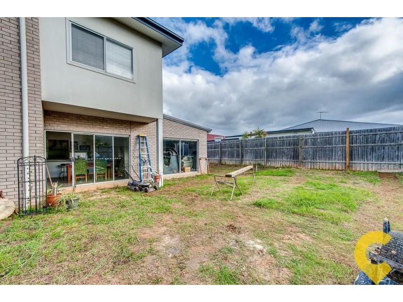 19 Ebony Crescent, Redland Bay QLD 4165