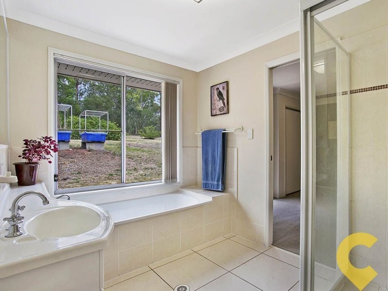 27 Castlereagh Place, Anstead QLD 4070