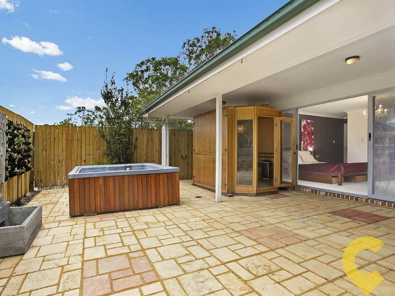 27 Castlereagh Place, Anstead QLD 4070