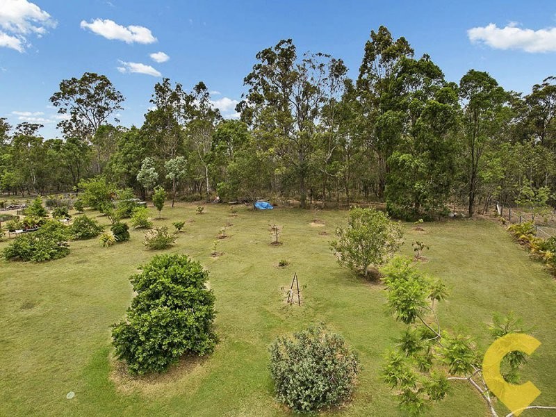 27 Castlereagh Place, Anstead QLD 4070