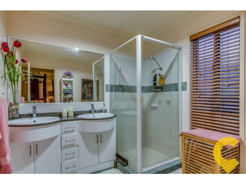 405 Kessels Road, Robertson QLD 4109