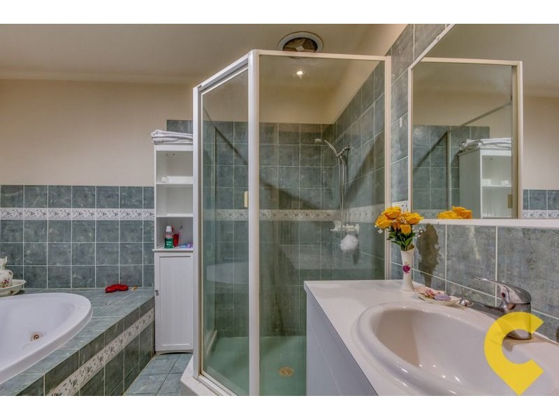 405 Kessels Road, Robertson QLD 4109