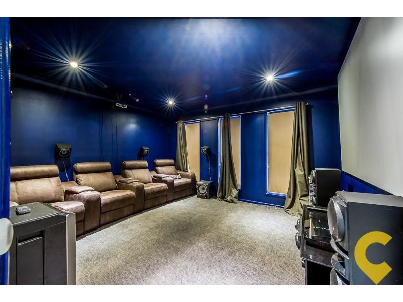 5 Senna Close, Pine Mountain QLD 4306