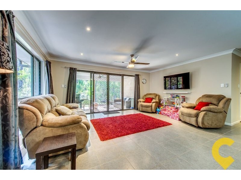 5 Senna Close, Pine Mountain QLD 4306