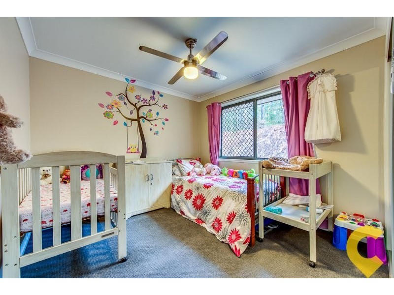 5 Senna Close, Pine Mountain QLD 4306