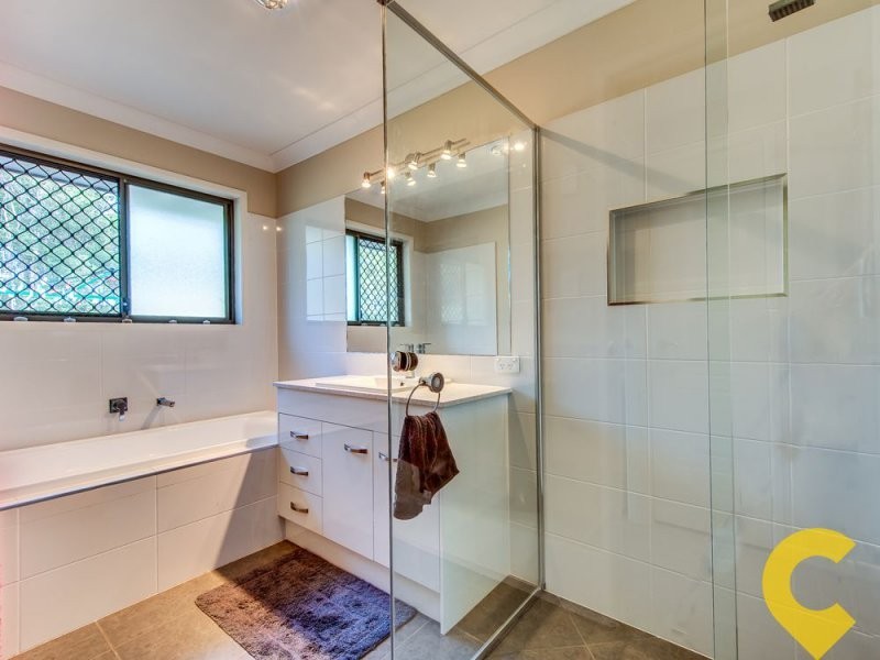 5 Senna Close, Pine Mountain QLD 4306