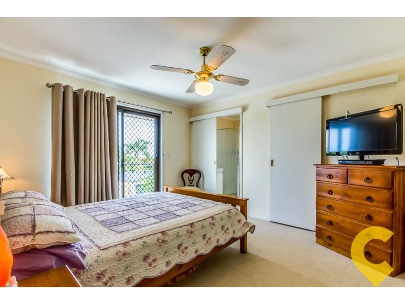 24 Bradley Street, Springwood QLD 4127