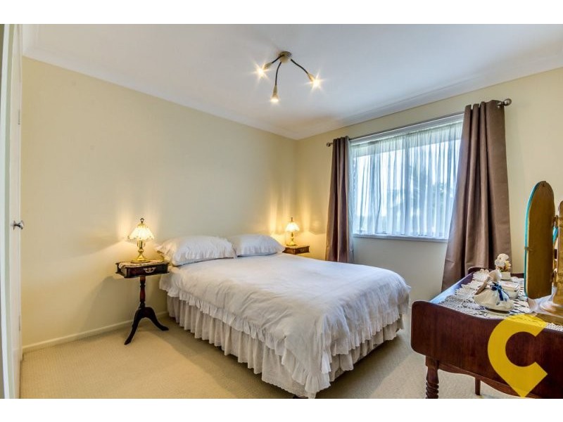 24 Bradley Street, Springwood QLD 4127