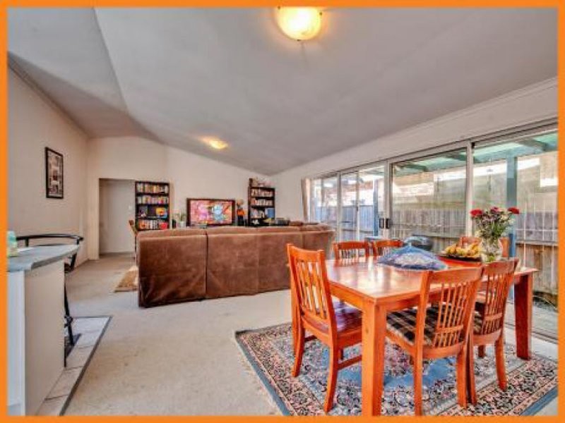 24 Columbus Place, Forest Lake QLD 4078