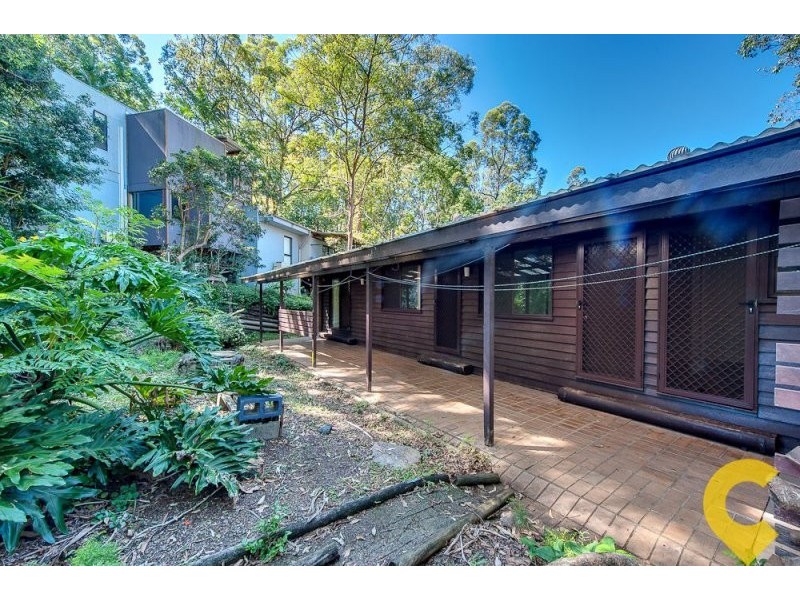 25 Clarina Street, Chapel Hill QLD 4069