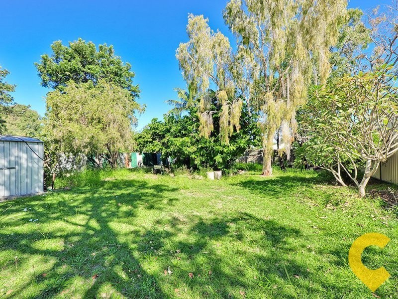 18 Lalroy Street, Beachmere QLD 4510