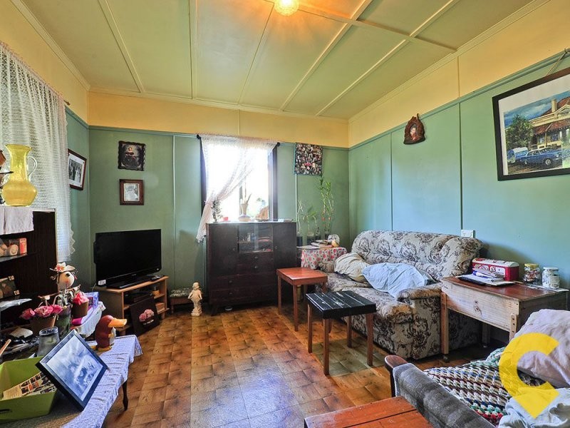 18 Lalroy Street, Beachmere QLD 4510