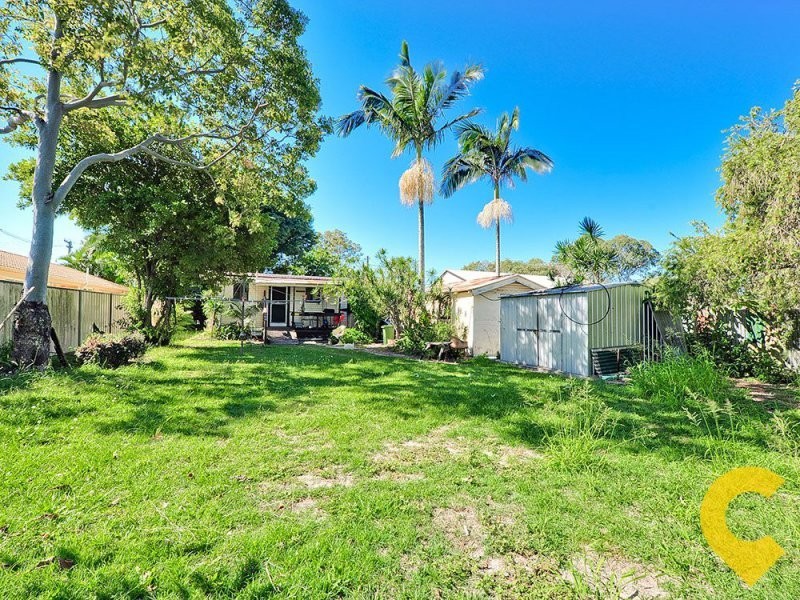 18 Lalroy Street, Beachmere QLD 4510