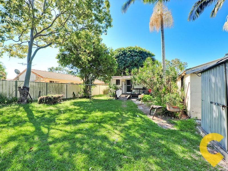 18 Lalroy Street, Beachmere QLD 4510