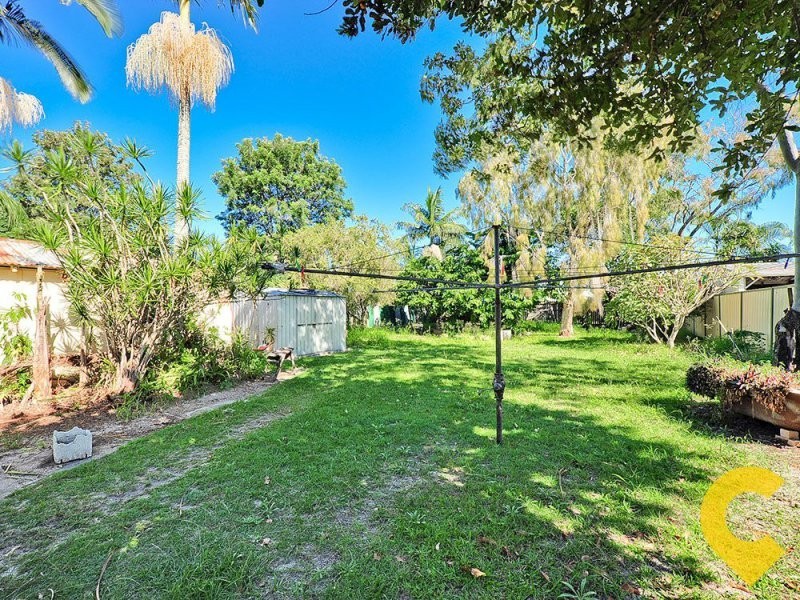 18 Lalroy Street, Beachmere QLD 4510