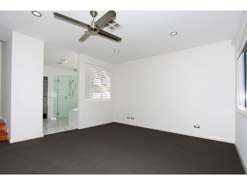 2 Dannenberg Street, Carseldine QLD 4034