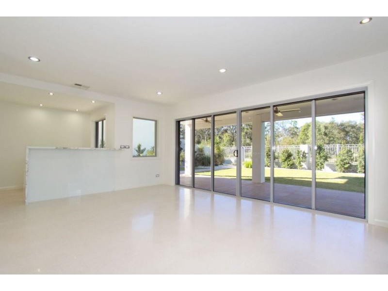 2 Dannenberg Street, Carseldine QLD 4034