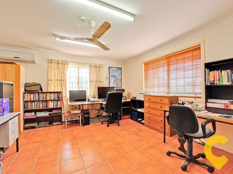 32 Paramount Drive, Warner QLD 4500