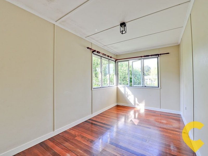 16 Deerdale Street, Stafford Heights QLD 4053