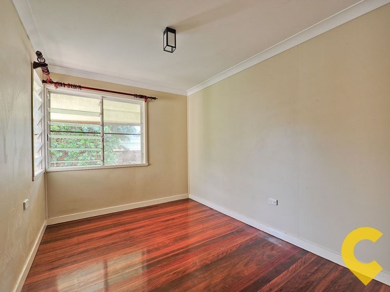 16 Deerdale Street, Stafford Heights QLD 4053