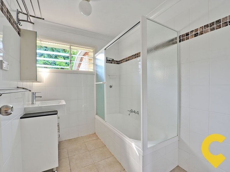 16 Deerdale Street, Stafford Heights QLD 4053